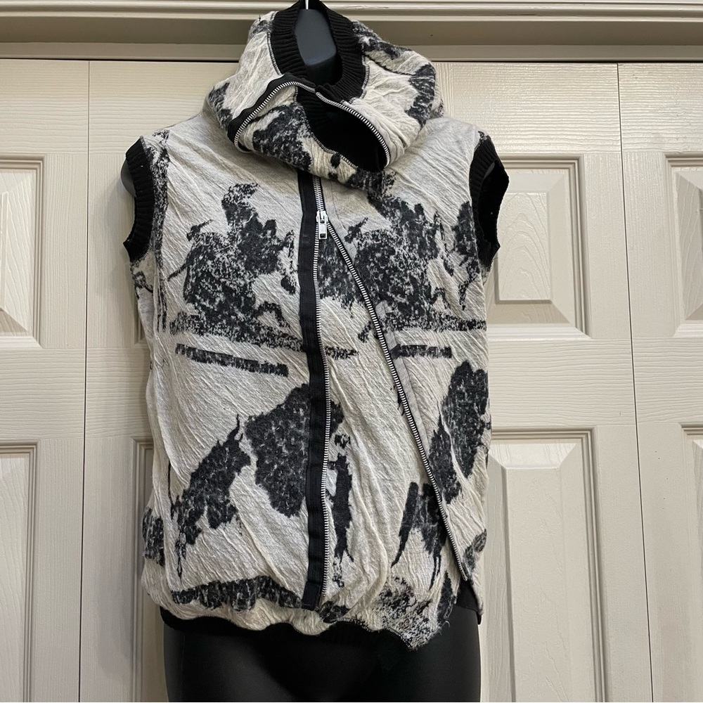 Creola Italian Wool Cotton Matador Design Knit Asymmetrical Zippered Shell Sz M